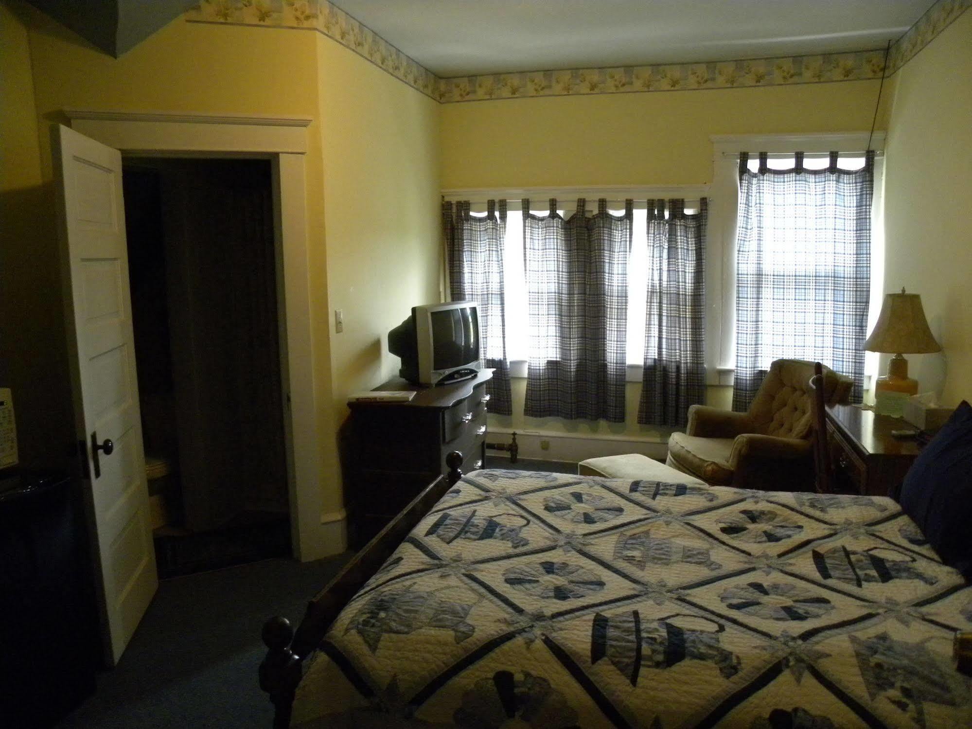 Victorian Charm Inn Towanda Esterno foto