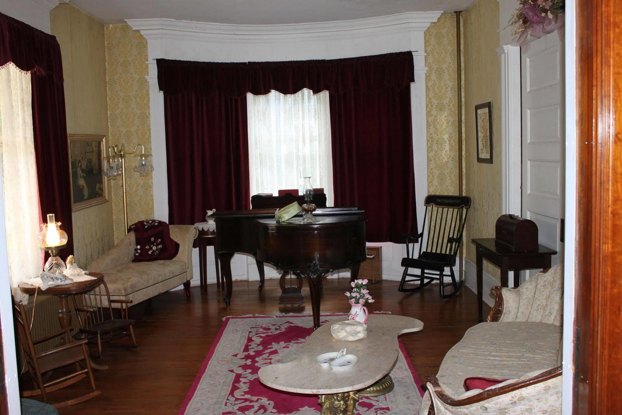 Victorian Charm Inn Towanda Esterno foto